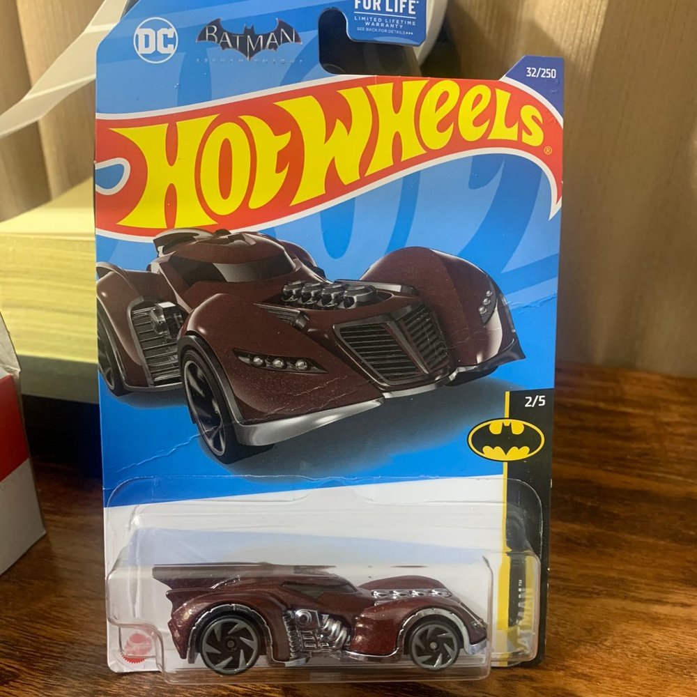 Hot Wheels Batman Arkham Asylum Bat Mobile